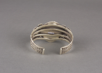 Navajo%20artist%2C%20%3Cb%3E%3Ci%3E%20Bracelet%3C%2Fi%3E%3C%2Fb%3E%2C%20ca.%201920%2C%20turquoise%20and%20silver%2C%20The%20Elizabeth%20Cole%20Butler%20Collection%2C%20no%20known%20copyright%20restrictions%2C%202013.38.9